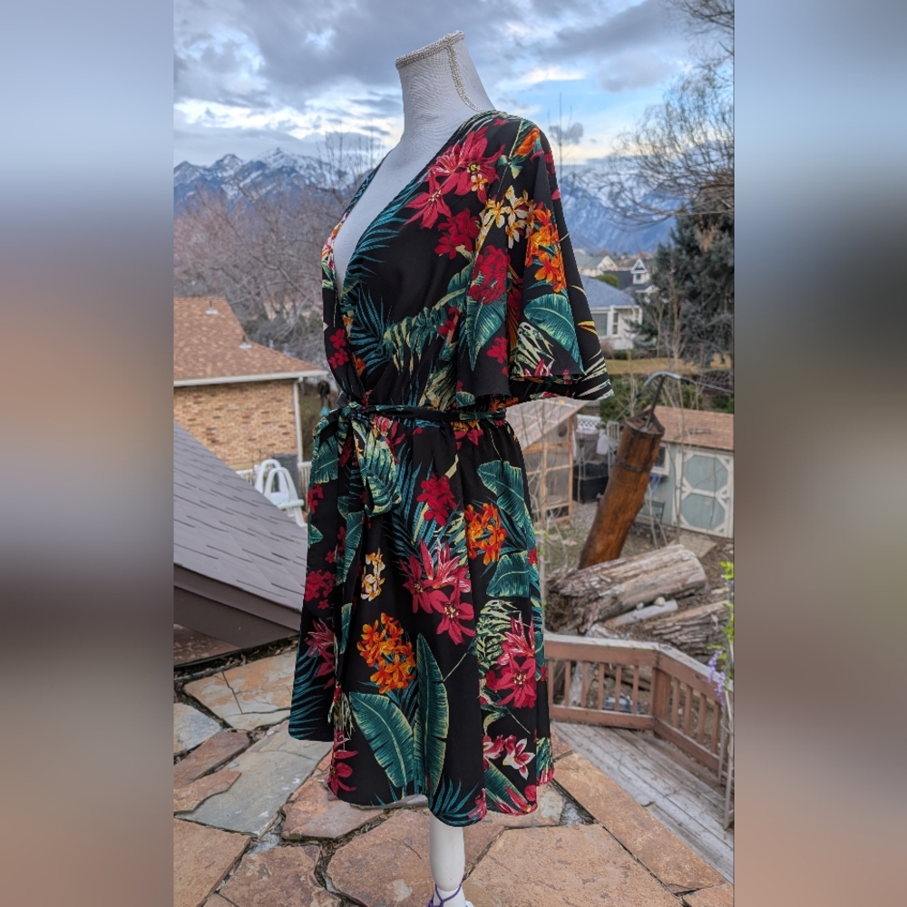 SHEIN VCAY Plus Tropical Print Surplice Neck Belted Dress size 1XL - Picture 3 of 11